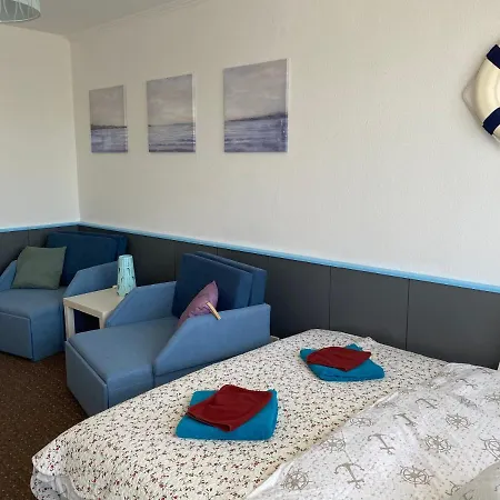 Orsolya Apartman דירה *