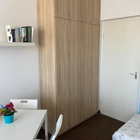 Orsolya Apartman דירה שיופוק