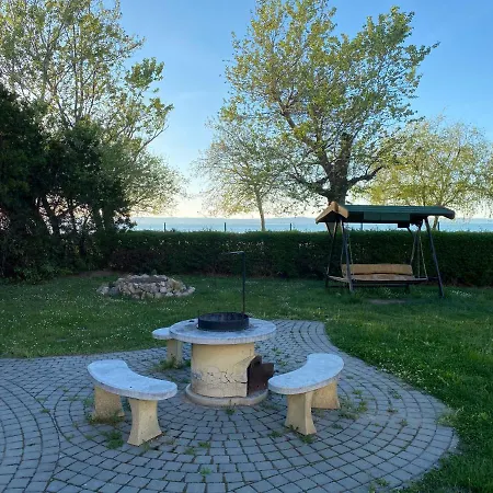 Orsolya Apartman דירה *