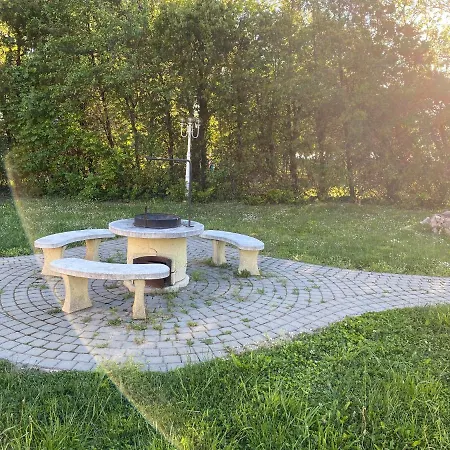 Orsolya Apartman דירה *